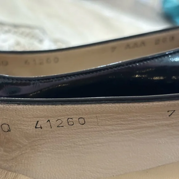 VINTAGE Salvatore Ferragamo Black Pumps with Gold Accent - Picture 6 of 6